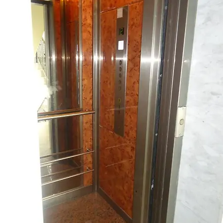 Thomas Palace Apartamento