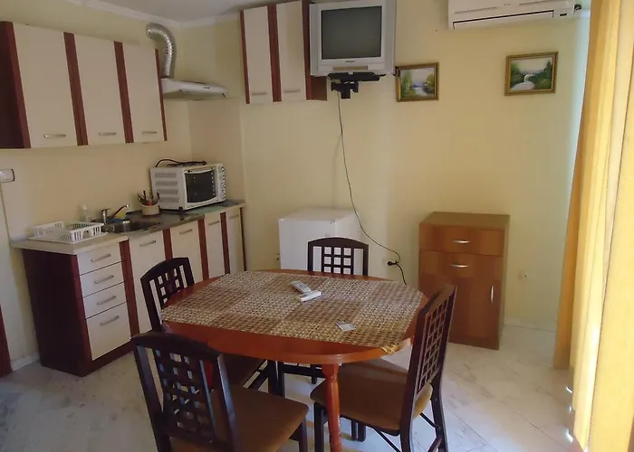 Thomas Palace Sandanski