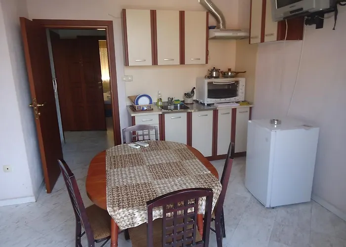 Thomas Palace Sandanski